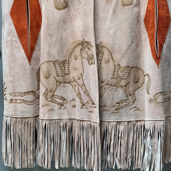 Vintage Suede Poncho. - Picture 4 of 10